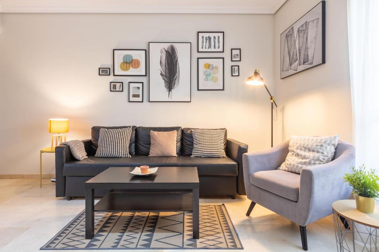 San Jacinto Triana Deluxe By Valcambre Apartment เซบีญา ภายนอก รูปภาพ