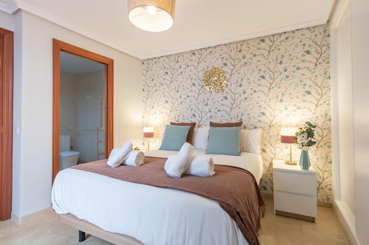 San Jacinto Triana Deluxe By Valcambre Apartment เซบีญา ภายนอก รูปภาพ