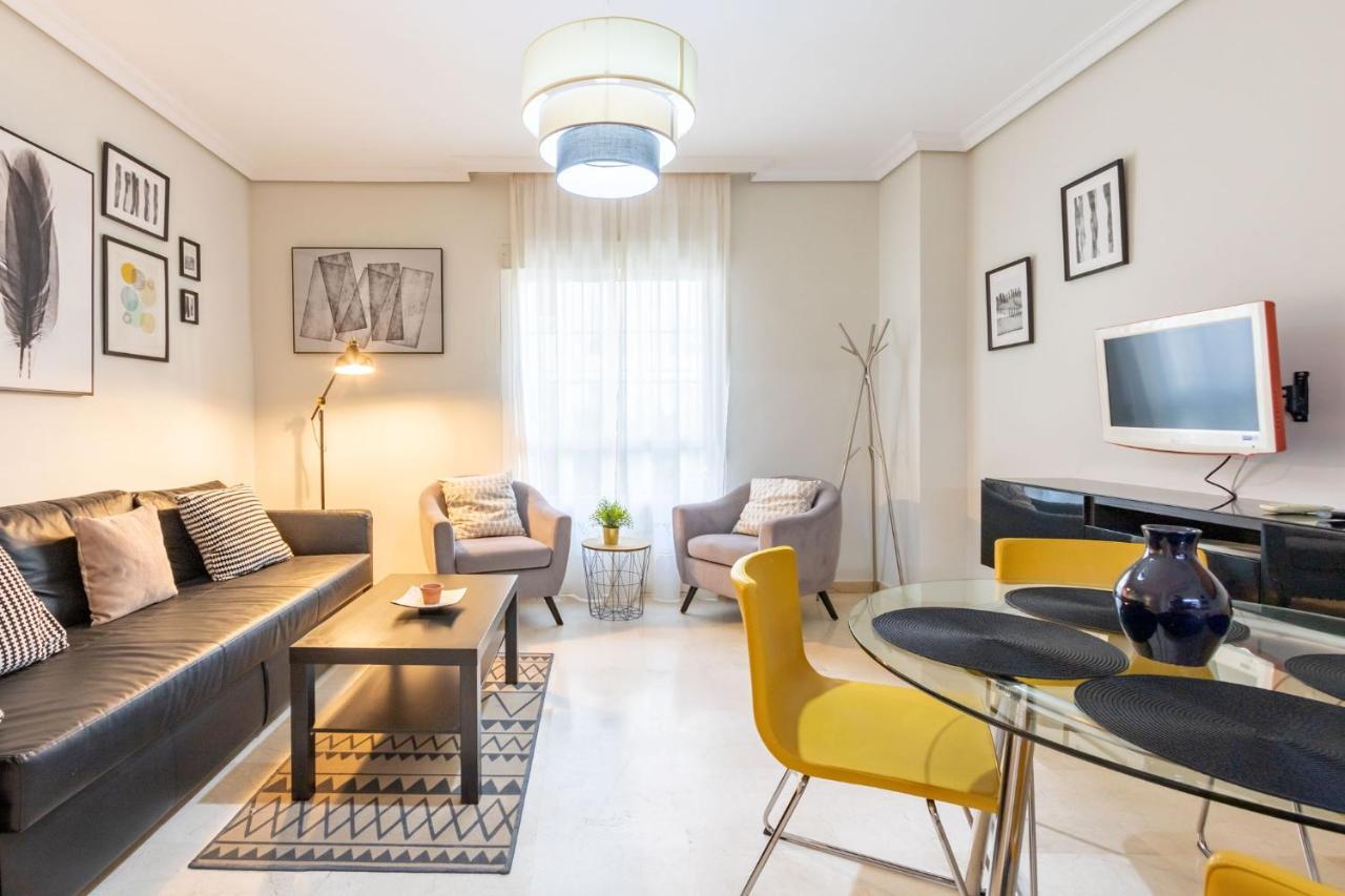San Jacinto Triana Deluxe By Valcambre Apartment เซบีญา ภายนอก รูปภาพ