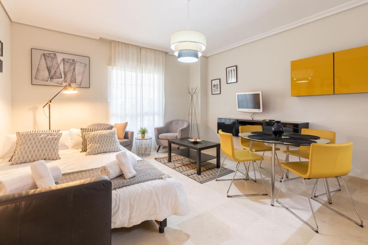 San Jacinto Triana Deluxe By Valcambre Apartment เซบีญา ภายนอก รูปภาพ